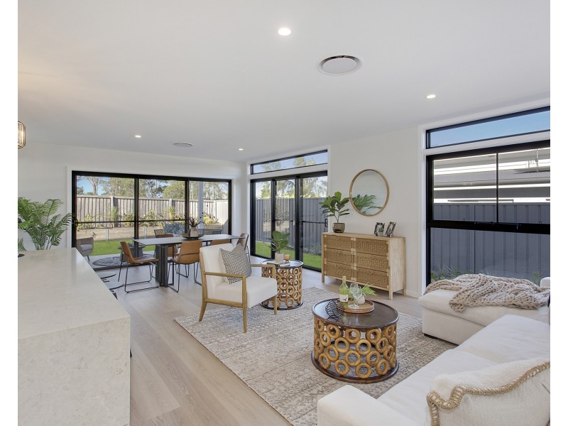 21 Tobago Parade, Lake Cathie NSW 2445