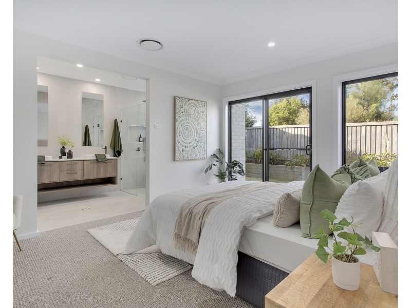 21 Tobago Parade, Lake Cathie NSW 2445