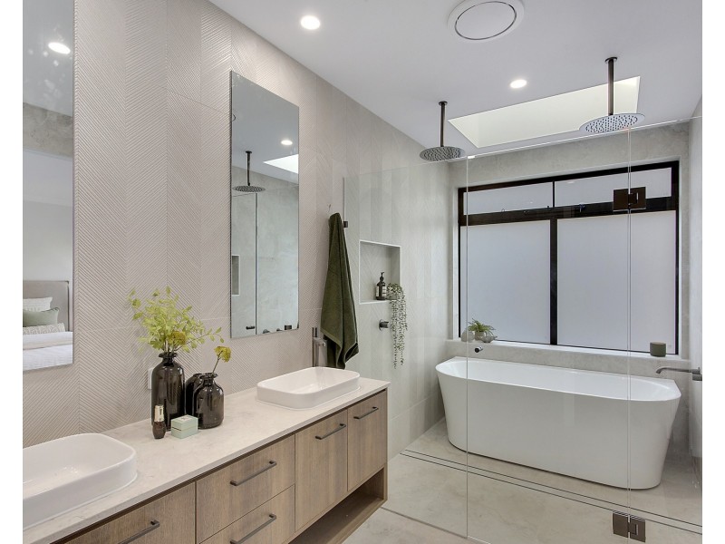 21 Tobago Parade, Lake Cathie NSW 2445