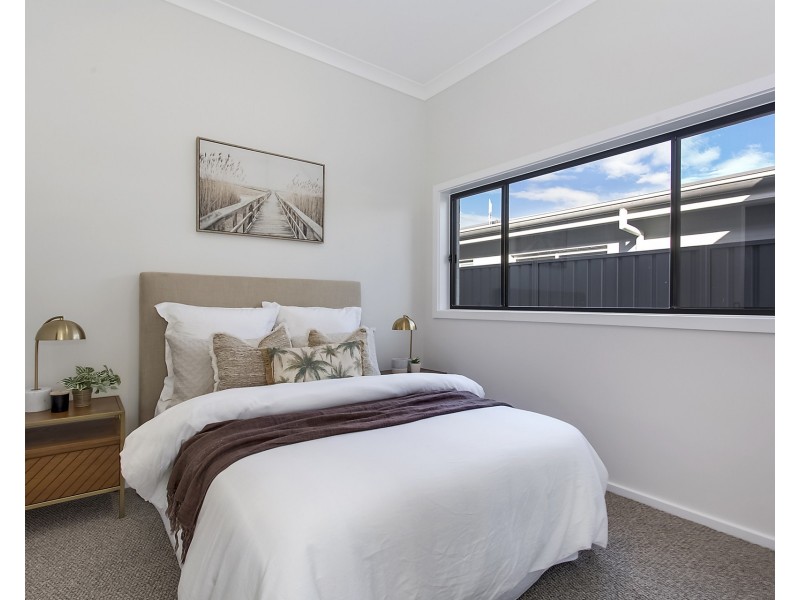 21 Tobago Parade, Lake Cathie NSW 2445