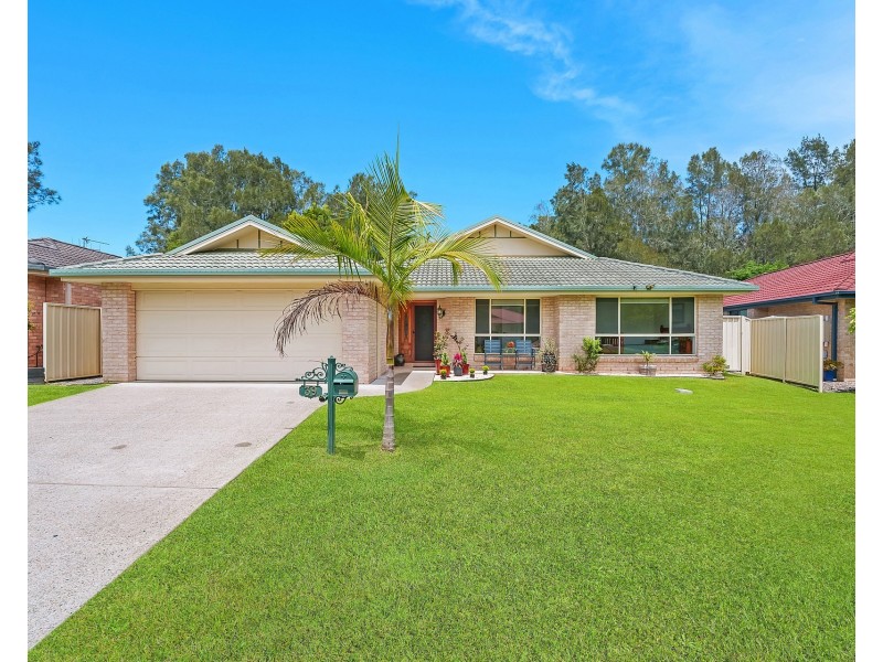 39 Explorers Way, Lake Cathie NSW 2445