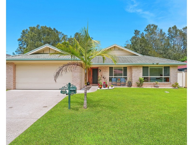 39 Explorers Way, Lake Cathie NSW 2445