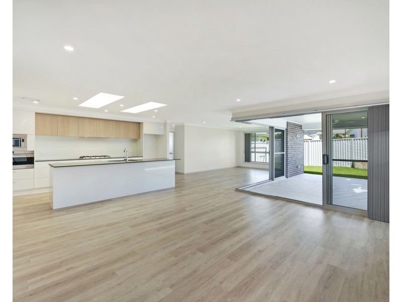 52 Prince Of Wales Drive, Dunbogan NSW 2443