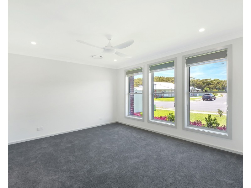 52 Prince Of Wales Drive, Dunbogan NSW 2443