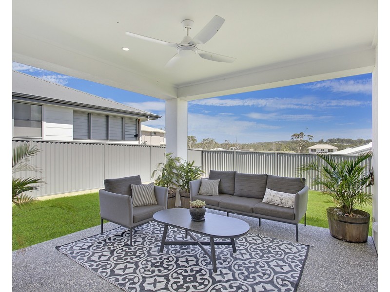 22 Dominica Street, Lake Cathie NSW 2445