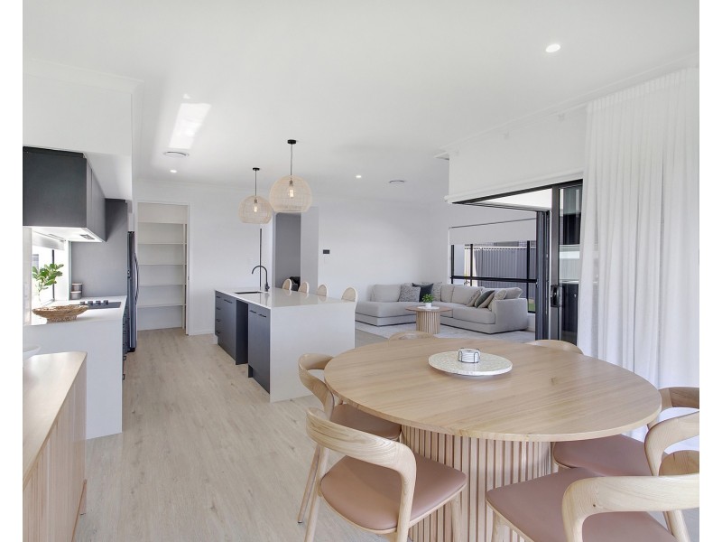 22 Dominica Street, Lake Cathie NSW 2445