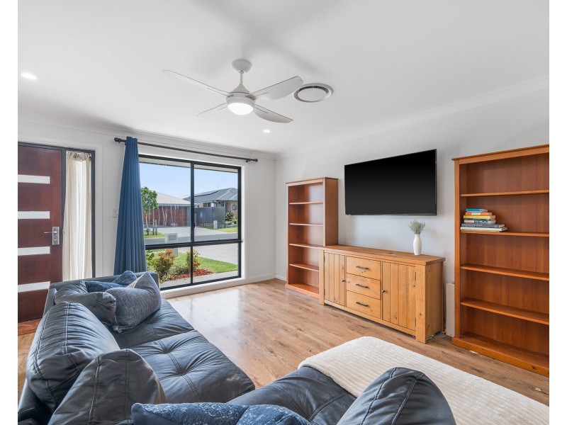 4 Antilles Way, Lake Cathie NSW 2445