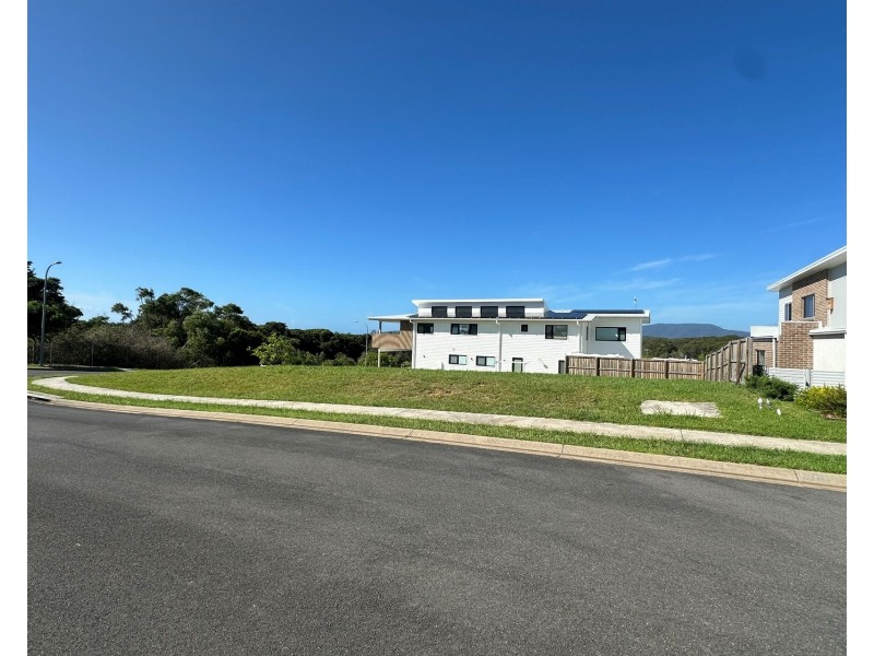 22 Waterside Way, Lake Cathie NSW 2445