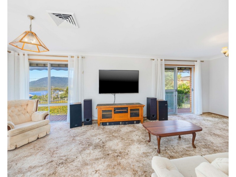 16 Bergalia Crescent, Camden Head NSW 2443