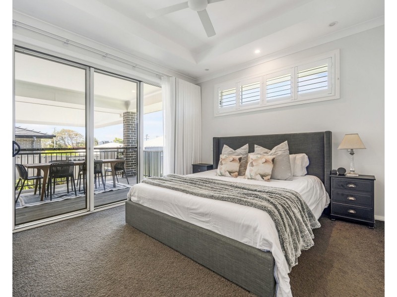 7 Seaside Drive, Lake Cathie NSW 2445