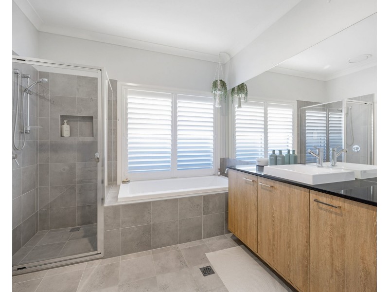 7 Seaside Drive, Lake Cathie NSW 2445