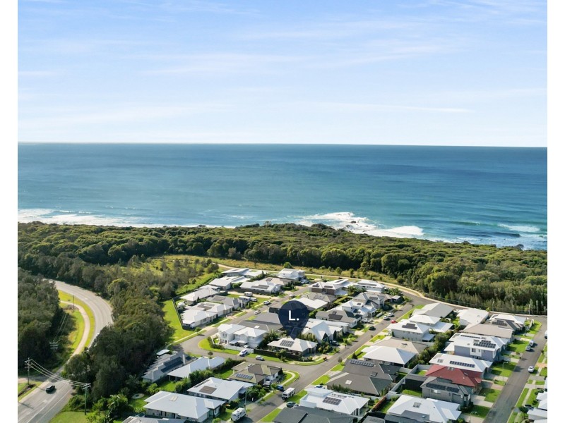 16 Summer Circuit, Lake Cathie NSW 2445