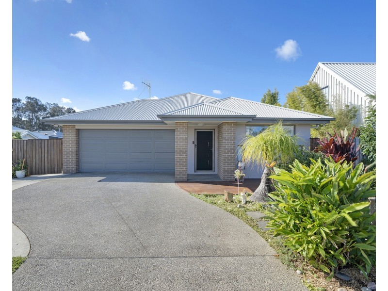 16 Summer Circuit, Lake Cathie NSW 2445