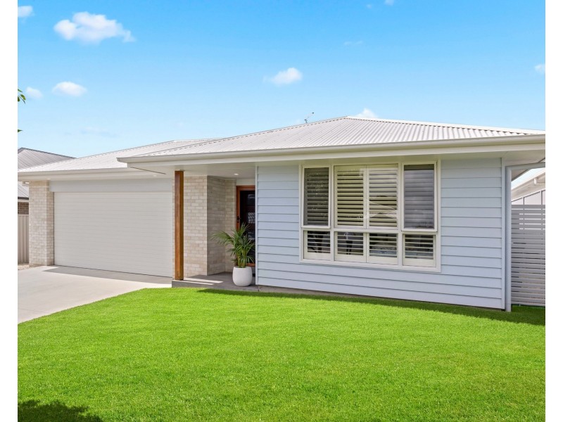 6 Seahorse Rise, Lake Cathie NSW 2445