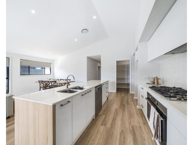 4 Anegada Road, Lake Cathie NSW 2445