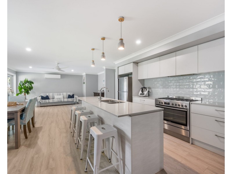 15 Antigua Avenue, Lake Cathie NSW 2445