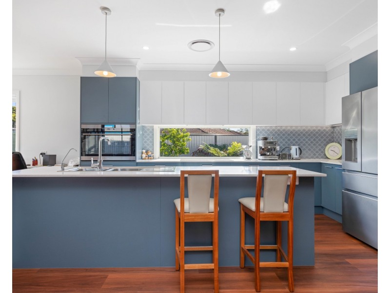 8 Golden Grove, Dunbogan NSW 2443