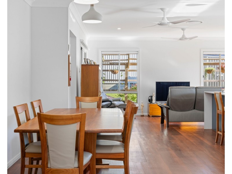 8 Golden Grove, Dunbogan NSW 2443