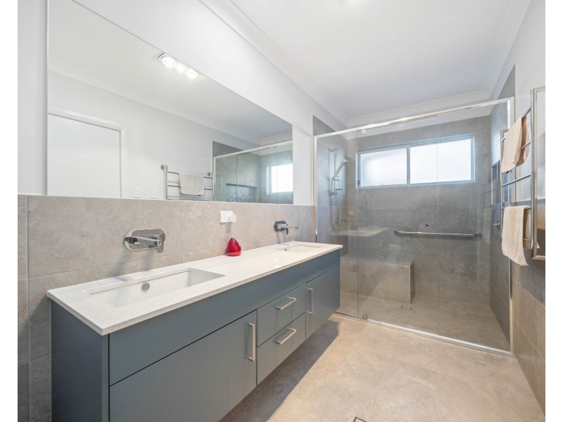 8 Golden Grove, Dunbogan NSW 2443