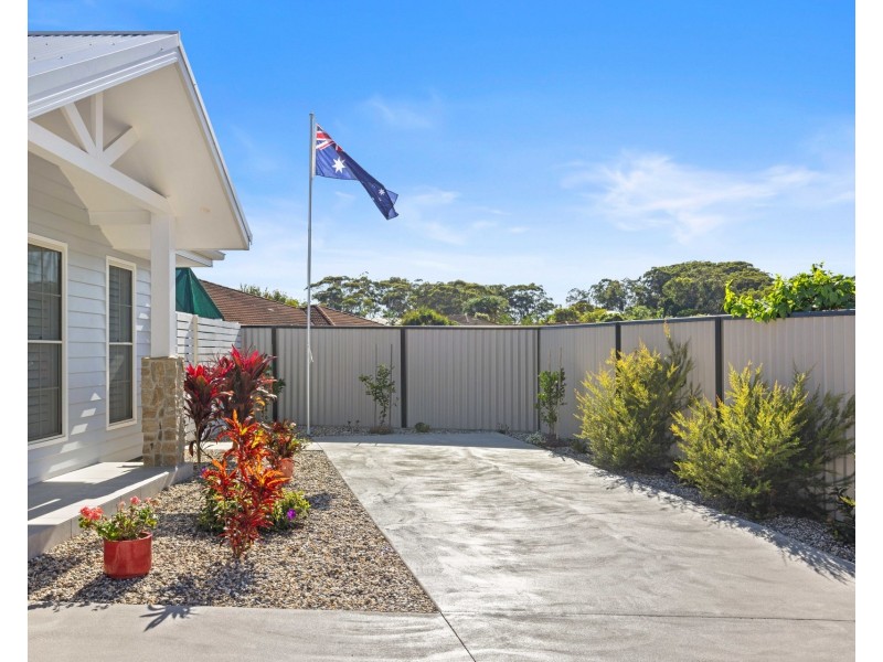 8 Golden Grove, Dunbogan NSW 2443