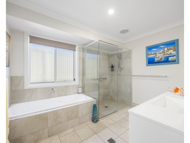 16 Seymour Street, Laurieton NSW 2443