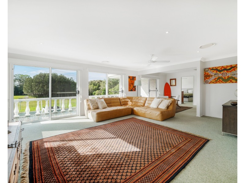 16 McLennan Street, Laurieton NSW 2443