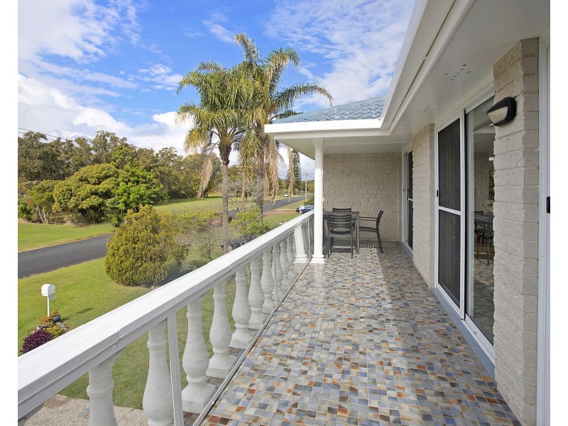 16 McLennan Street, Laurieton NSW 2443