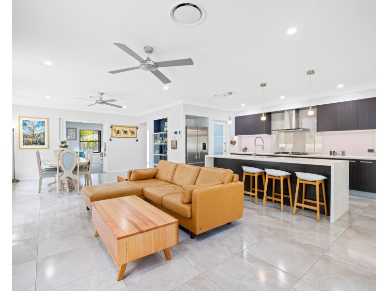 6 Lakeside Way, Lake Cathie NSW 2445