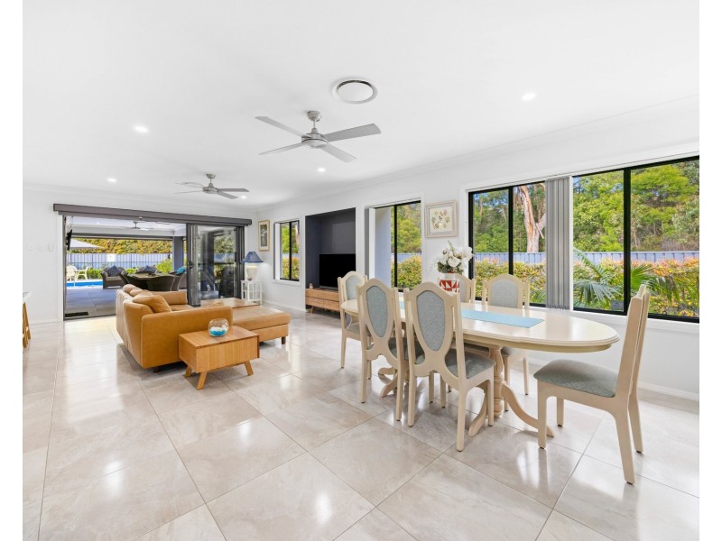 6 Lakeside Way, Lake Cathie NSW 2445