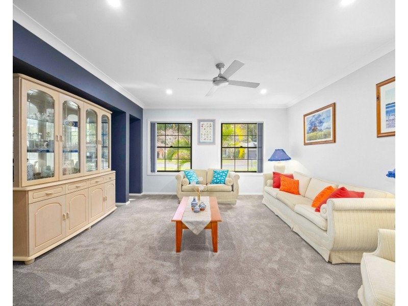 6 Lakeside Way, Lake Cathie NSW 2445