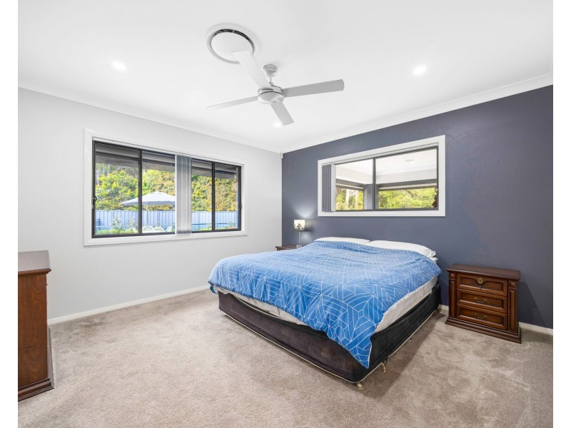 6 Lakeside Way, Lake Cathie NSW 2445