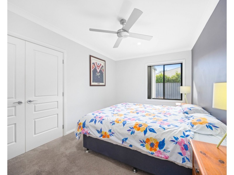 6 Lakeside Way, Lake Cathie NSW 2445