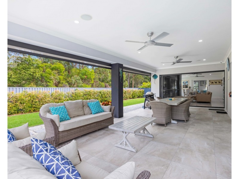 6 Lakeside Way, Lake Cathie NSW 2445