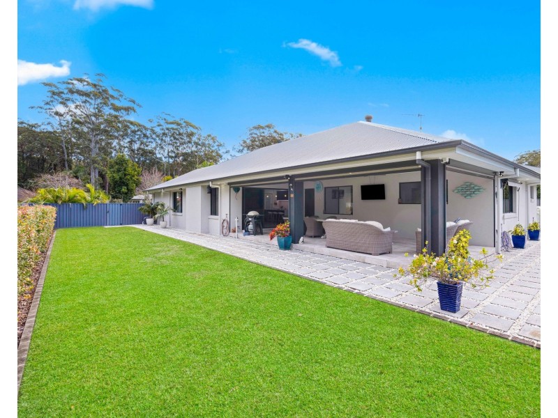 6 Lakeside Way, Lake Cathie NSW 2445