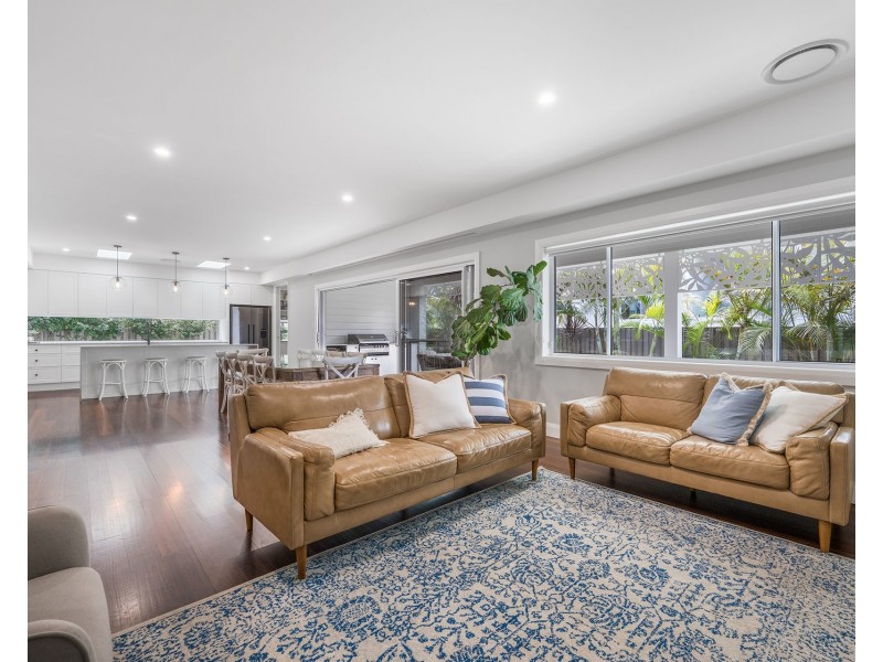 25 Marine Parade, Lake Cathie NSW 2445