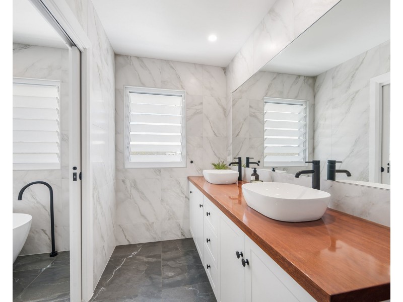 25 Marine Parade, Lake Cathie NSW 2445