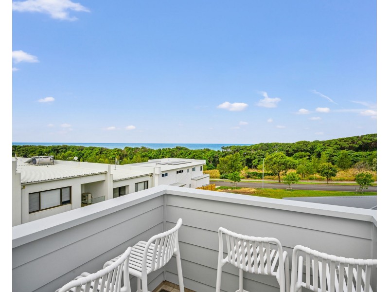 25 Marine Parade, Lake Cathie NSW 2445