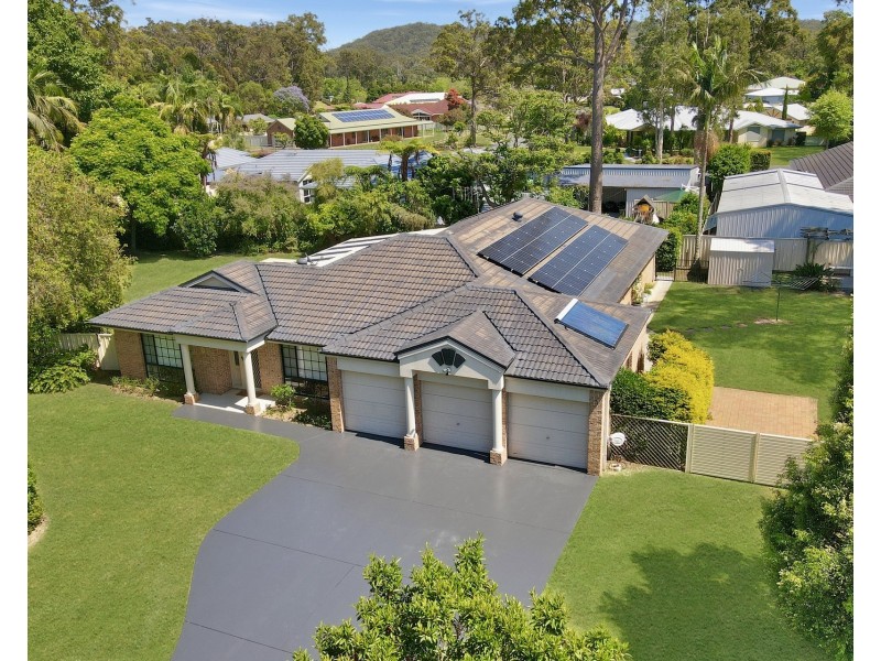 7 Fishermens Way, Lake Cathie NSW 2445