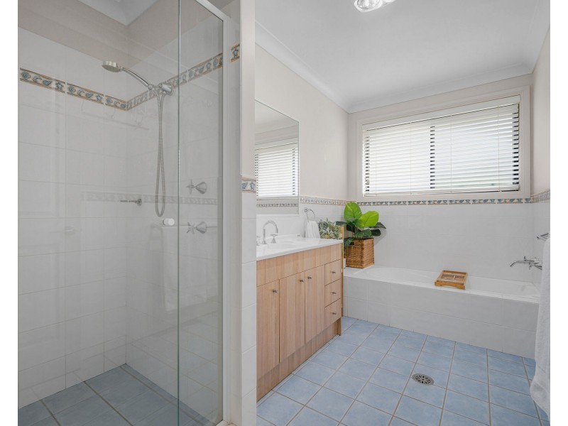 7 Fishermens Way, Lake Cathie NSW 2445