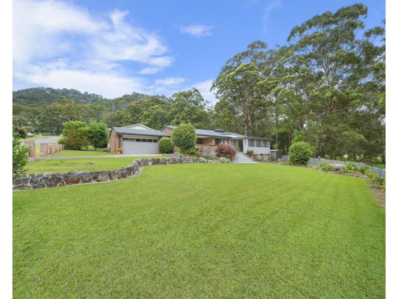 2 Waterview Crescent, West Haven NSW 2443