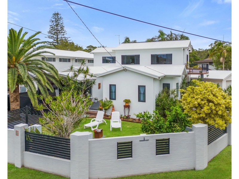 1 Boomerang Street, Lake Cathie NSW 2445