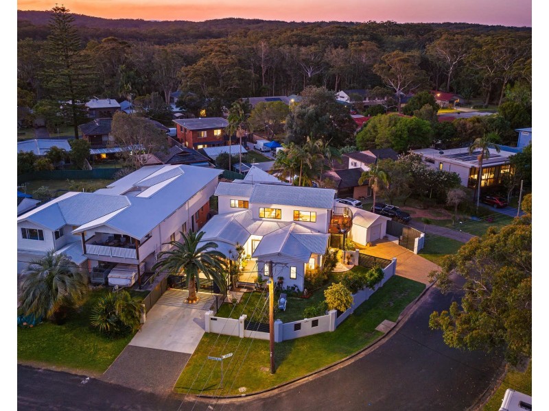 1 Boomerang Street, Lake Cathie NSW 2445