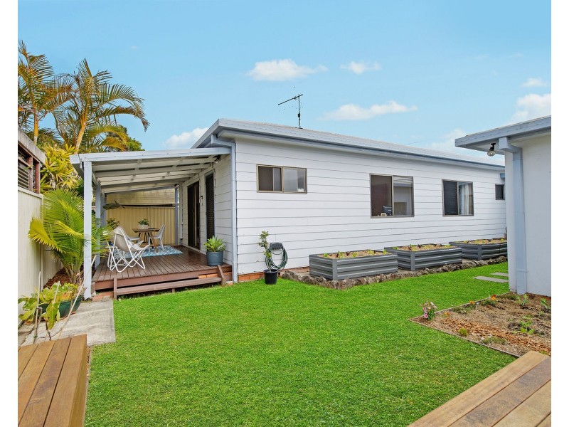 2 Baker Drive, Crescent Head NSW 2440