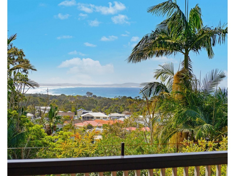 10 Skyline Crescent, Crescent Head NSW 2440