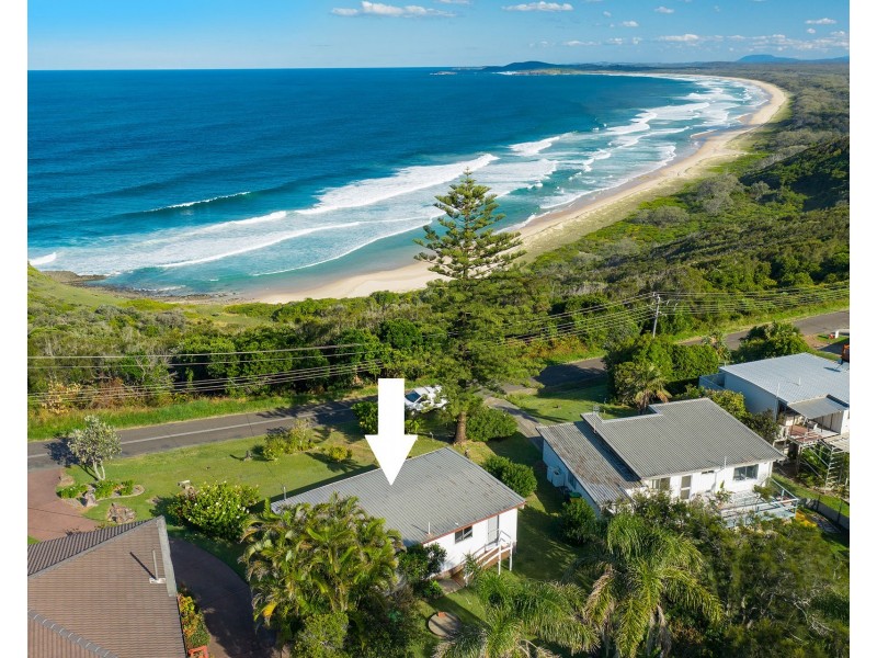 66 Skyline Crescent, Crescent Head NSW 2440