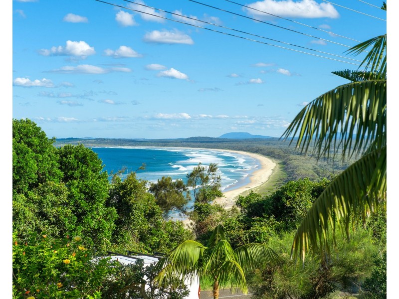 66 Skyline Crescent, Crescent Head NSW 2440