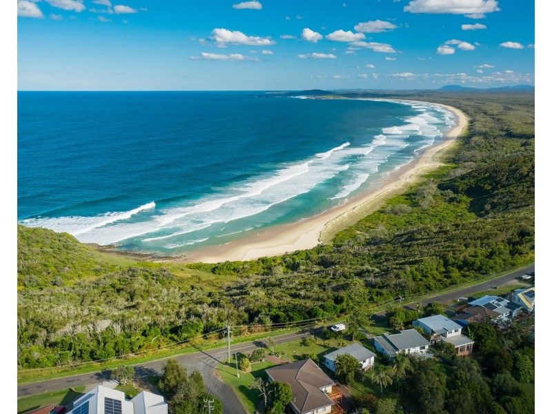 66 Skyline Crescent, Crescent Head NSW 2440