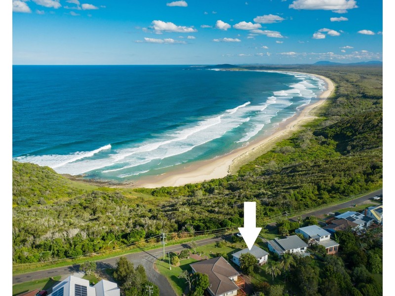 66 Skyline Crescent, Crescent Head NSW 2440
