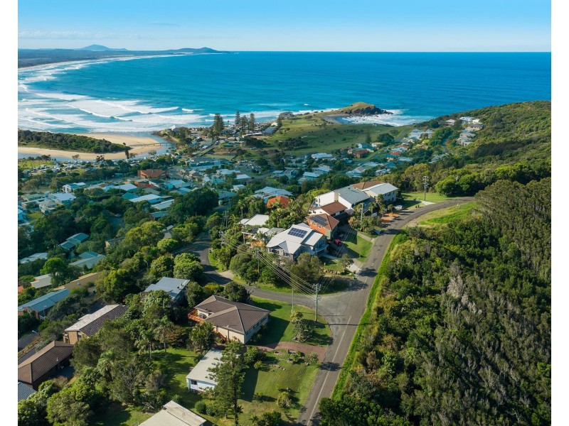 66 Skyline Crescent, Crescent Head NSW 2440