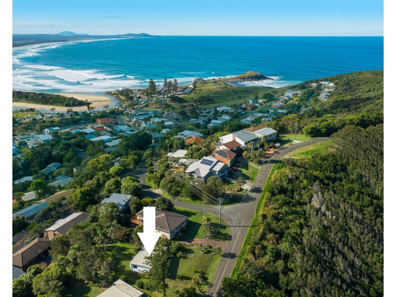 66 Skyline Crescent, Crescent Head NSW 2440